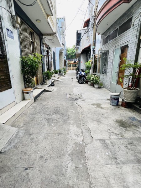 Bán nhà riêng Tân Phú, HXH 1 sẹc, 5 tầng BTCT ~ 50m² - Nhỉnh giá 5 tỷ - Bán gấp