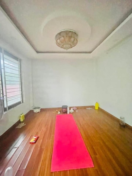 Cần bán nhà Khâm Thiên, 40m2 5 tầng, nhỉnh 3 tỷ