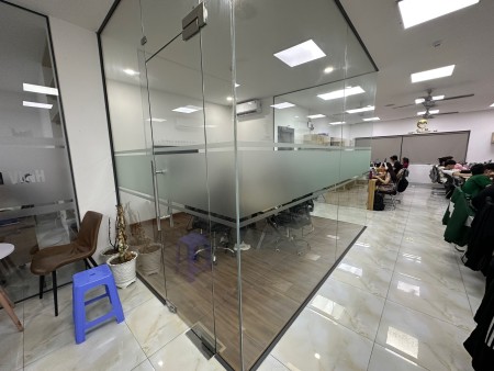 Cho thuê toà văn phòng tại Hoà Minh 180m2 có chỗ ở lại