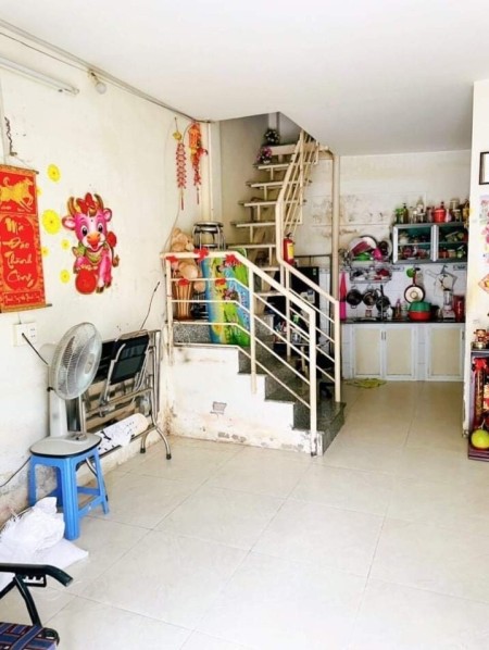 Nhà mặt tiền Tân Phú - Bề ngang gần 5M - 32m2 - Chỉ 5.7 tỷ - Sổ nở hậu - Chính chủ từ xưa tới nay