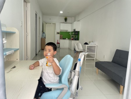 Cần nữ ở ghép chung cư prosper
