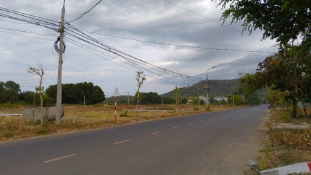 Bán đất mặt tiền khu phố Chí Đức thị trấn Chí Thạnh huyện Tuy An