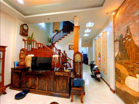 Bán nhà mặt ngõ 105 Xuân La Tây Hồ. Khu phân lô Quân Đội - 80m2 - 4 Tầng - Giá 20 tỷ