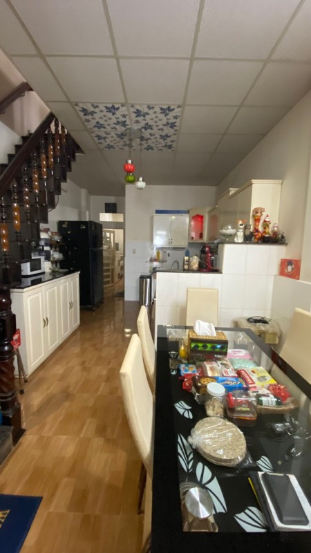 Bán nhà ngay Chợ Hạnh Thông Tây hẻm Quang Trung Diện tích 4 x 15m, xây 1 trệt 1 lầu giá 4,68 tỷ