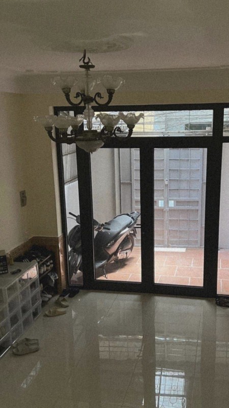 Cần bán nhà ở 184 đê Trần Khát Chân, 55m2, 4 tầng, 5 tỷ sổ đỏ nở hậu