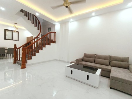 Bán nhà Bằng Liệt - Linh Đàm - Ngõ 61- nhà mới - 52m - ô tô đỗ cổng - Chỉ 4.15 tỷ