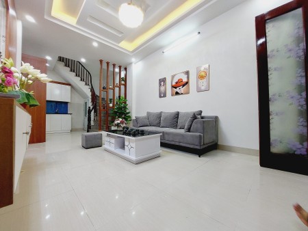 Bán gấp nhà phố Tân Triều, rộng 33m2, mặt tiền 3.5m, nhà 5 tầng, giá 3.85 tỷ