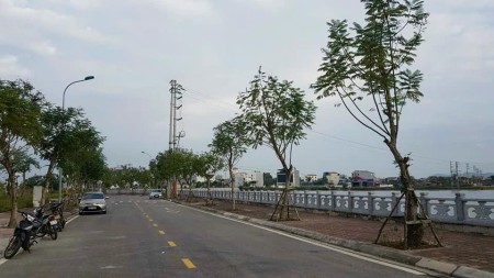 Cần bán lô đất, kinh doanh, mặt hồ, dẫy LK5 khu đô thị TNR Bích Động, Việt Yên, BG, giá 3 tỷ 268