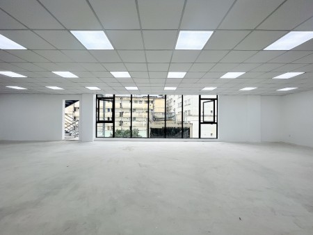 Cho thuê văn phòng tòa nhà mới sang trọng 150m2/ sàn đường Cô Bắc tại Quận 1