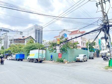 Bán lô đất hiếm 3 mặt tiền 30x30m đường 25m tại 793 Kiều Đàm Quận 7