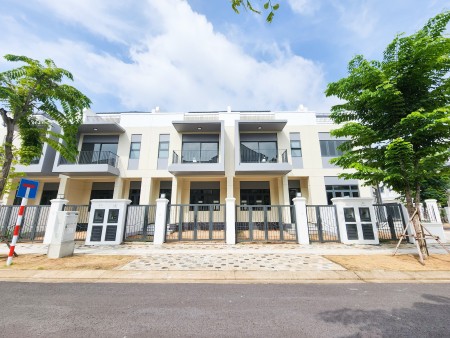 Chính chủ bán, nhận nhà ngay, Ký HĐMB, hướng Đông Bắc, giá 6,6 tỷ VAT, xem nhà thực tế trong ngày