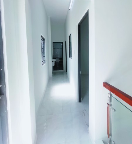 Cấn bán gấp căn nhà 70m2 1 trệt, 1 lầu gần trường THCS Quy Đức
