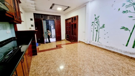 Bán nhà nhỉnh 4 tỷ, nhà phố Minh Khai, 35m , 4 tầng, 3 mặt thoáng