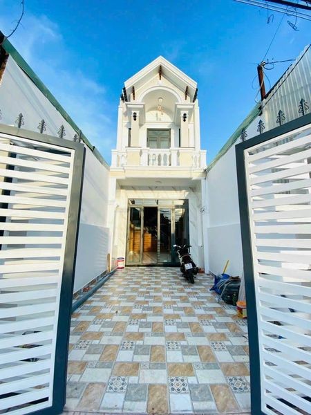 Nhà ngộp giá bán 1 tỷ 7, nằm gần Bưu Long Biên Hòa, sổ hồng riêng, đường xe hơi ra vào