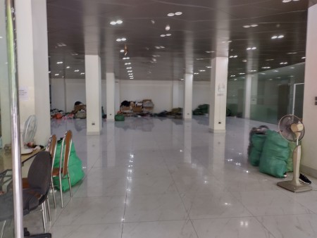 Cho thuê mặt bằng pháp lý TMDV, tổng diện tích 10000m2 . Mặt đường Giải Phóng