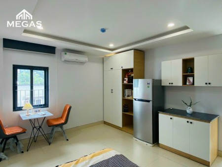 CHDV mới xây thang máy full nội thất mới ngay hàng xanh