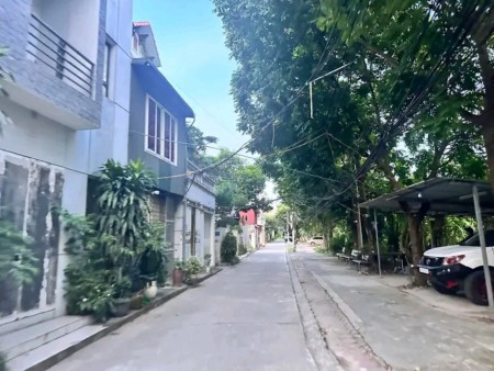 Bán đất Ngọc Trì 68m, mặt tiền 4.3m, giá 3 tỷ. Ngõ ô tô, Phân lô ô tô đỗ cổng, khu vực phát triển