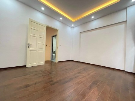 Bán nhà 36m² mặt tiền 8.5m tại Xuân Phương, lô góc, giá rẻ nhất khu vực giá 2,8 tỷ LH: 0356474469