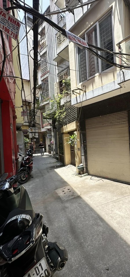 Bán nhà Cầu Giấy - Trần Duy Hưng. Ngõ thông, rộng. 51m2 x5T. Giá 8.5 tỷ