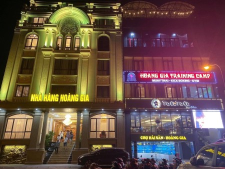 Vip bán nhanh 197m2 đất đấu giá khu vòng xuyến Văn Giang Ecopark kinh doanh đỉnh 0945851369