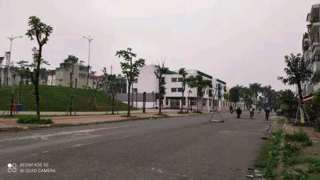 Bán đất Ngọc Thụy 43,3m, giá 4 tỷ 100 triệu, ô tô vào đất, 0987883182