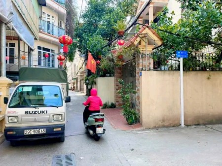 Bán đất Ngọc Thụy 85m, giá 8 tỷ, ô tô 7 chỗ vào đất, ngõ thông, chia đc 2 lô, 0987883182