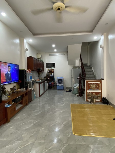 Bán nhà chính chủ DT 31m², đường ô tô vào tận nhà tại Bồ Đề, Long Biên