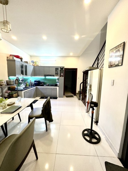 Diện tích khủng 94m2 Bình Thạnh Phan Văn Trị mặt tiền 5m nở hậu chỉ nhỉnh 8tỷ