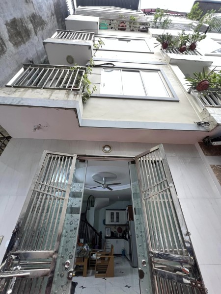 Nhà đẹp Vĩnh Hưng, lô góc 3 mặt thoáng, ngõ thông, gần oto, gần phố, 30M2 4 tầng, 3.1 tỷ ra Lộc Mạnh