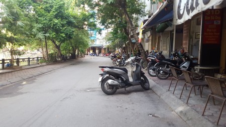 Cần bán nhà cấp 4 mặt phố Hồ Văn Chương (nhà 2 mặt tiền, mặt ngõ rộng hơn 3m)