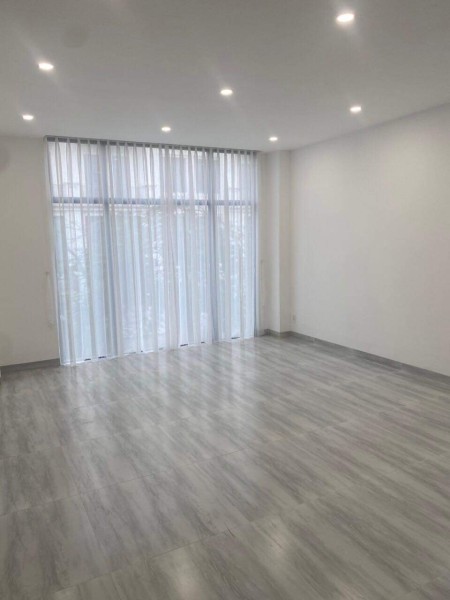 Bán cắt lỗ 5 tỷ căn nhà phố Vinhomes quận 9 có diện tích sử dụng 500M2