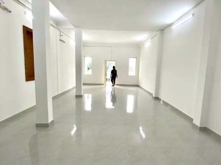 Cho thuê nhà phố mới xây 5 lầu 700m2 mặt tiền Tôn đức thắng, quận 1