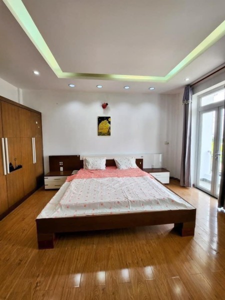 Cho thuê căn hộ cao cấp đường D4, KDC Him Lam, quận 7.
