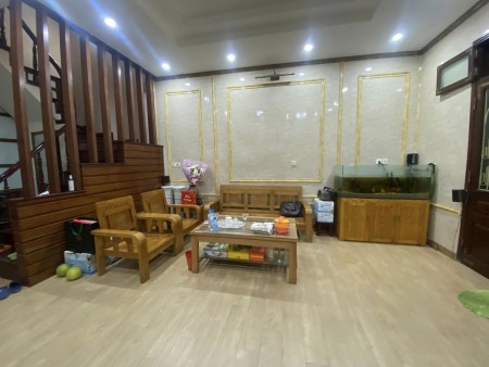 Bán nhà Đống Đa ô tô đỗ cửa 68M x 5 tầng, mặt tiền 5,5M Giá 8,5 tỷ.