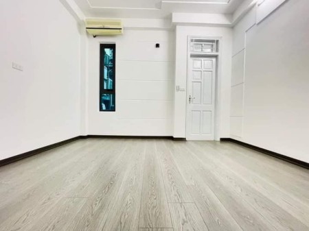 Cần tiền chạy thận bán gấp nhà Tân Mai, Hoàng Mai, ngõ thông, 35m2 giá chỉ nhỉnh 3 tỷ (TL)