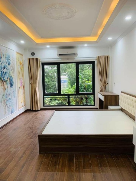 Bán nhà đẹp Xuân La -Gần Ngoại Giao Đoàn – Ngõ thông tứ tung – 45m 5 tầng, chỉ 4,4tỷ - cách ô tô 5m