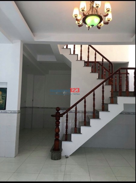 Cho thuê nhà 2 lầu hẻm xe hơi Huỳnh Tấn Phát Thị Trấn Nhà Bè