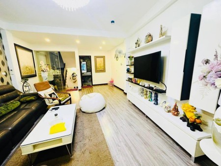 Nhà Hà Nội siêu đẹp, 4 phòng ngủ - Sát phố - Cách Tây Hồ vài mét - An sinh đỉnh, ngõ thông