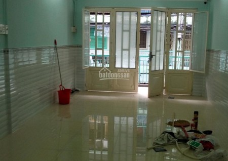 Cho thuê căn hộ mặt tiền chung cư Nguyễn Thiện Thuật (Quận 3).