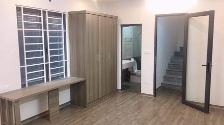 Chỉ hơn 4 tỷ - 30M ra đường Láng - 4 tâng - 35M - Trung tâm ngã tư Sở