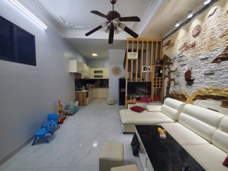 Bán nhà Lê Đức Thọ - Nam Từ Liêm - Ô tô - 42mX4 tầng, giá chỉ 5.2 tỷ