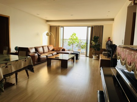 Chính chủ cho thuê căn hộ Sky City 88 Láng Hạ, căn góc 3 ngủ, 145m