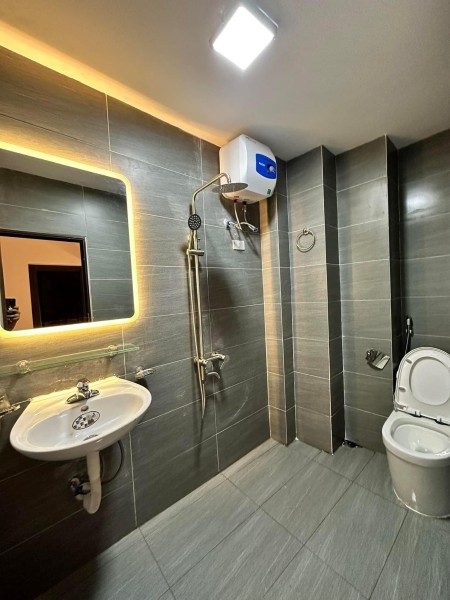 Vị trí trung tâm quận nhà tại Đại La, 43m2 x 5 tầng, xách vali về ở luôn, giá hơn 4.6 tỷ đồng tí tẹo