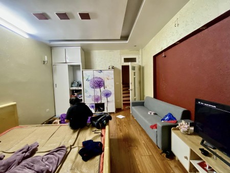 Bán nhà Vĩnh Hưng, lô góc thoáng sáng, ngõ thông ôtô tránh, diện tích 40m², giá gần 4 tỷ
