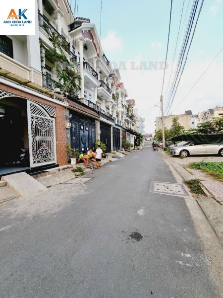 Bán gấp nhà 1 trệt 2 lầu, DT 65m² khu đồng bộ đẹp đường 49, Hiệp Bình Chánh, Thủ Đức