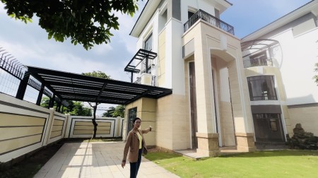 Cần bán căn biệt thự đơn lập 528m² VIP tại khu Compound Verosa Park Khang Điền, Quận 9.