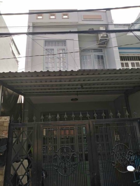 Bán gấp căn nhà 4x22 Lê Lợi Thị Trấn Hóc Môn giá 2tỷ1 còn thương lượng LH 0774946669