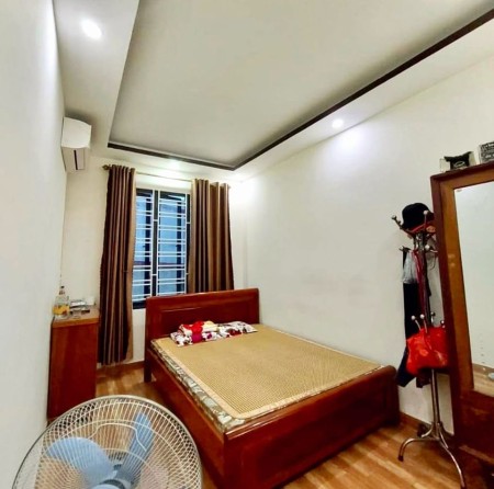 Chính chủ bán gấp nhà Phú Diễn, 65m2*3 tầng, gần các trường ĐH, ngõ Bagac, 50m ra đường oto, 4.5tỷ