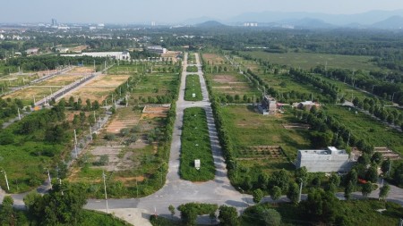 Cần bán gấp lô 20x5m, đường đôi Trường Đại học Cần Thơ, sổ [-3 giá]. Liên hệ: 0911811655.