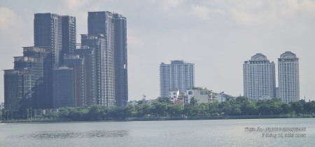 Bán đất mặt đường Lạc Long Quân. Dt 366m2, MT 12m. Vị trí đẹp, Hiếm, không view chùa, Có sẵn GPXD